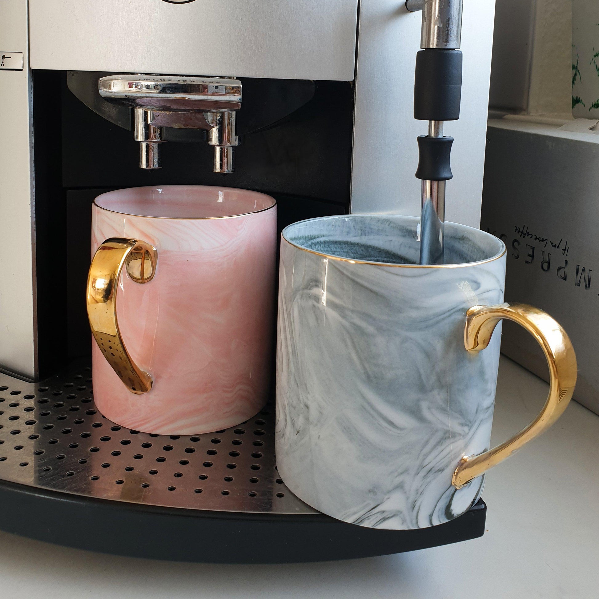 Rosa Marmor Tasse Goldener Henkel Schöne Tassen zum Verschenken Luxus Tassen Set Schönes Marmor Geschirr Luxus Geschirr mit Gold