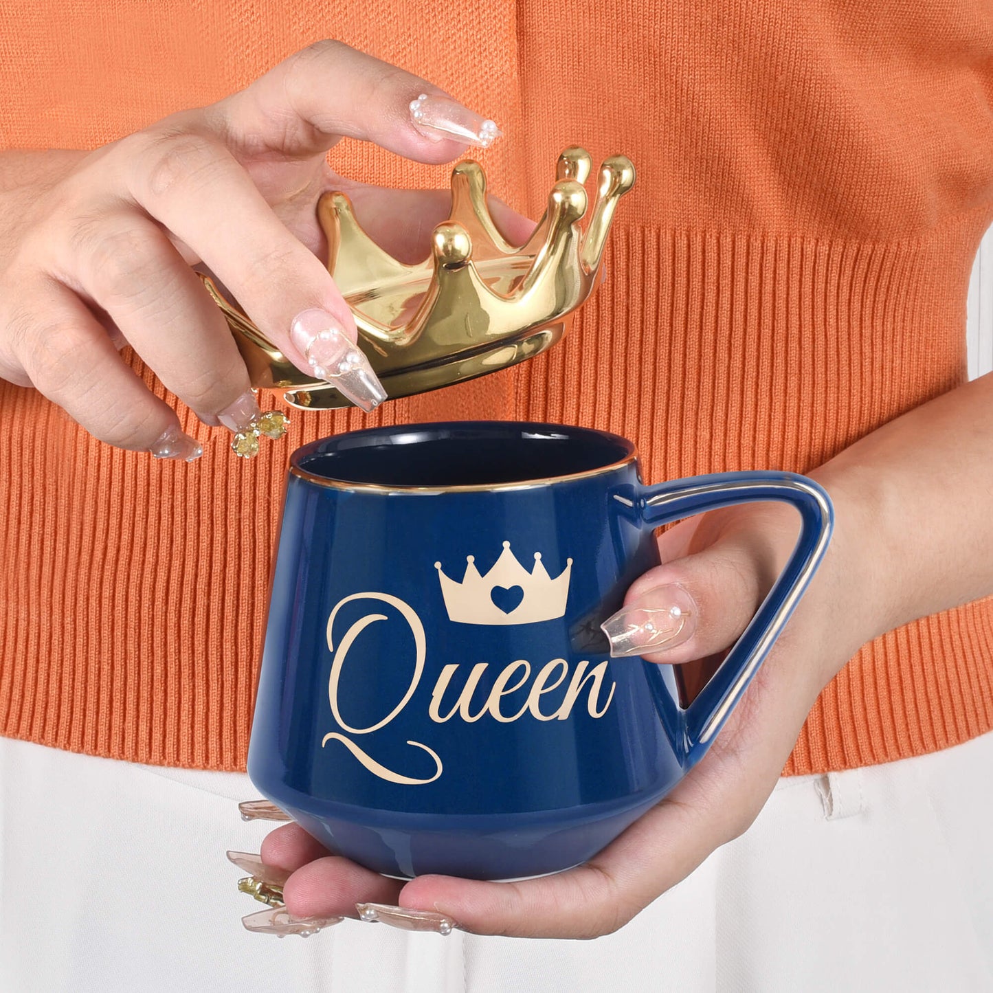 Dunkelblaue Queen Tasse goldene Krone Deckel Female Empowerment Statement Tasse zum Verschenken